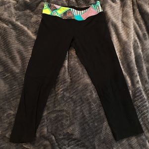 IVIVVA black resersible crop leggings